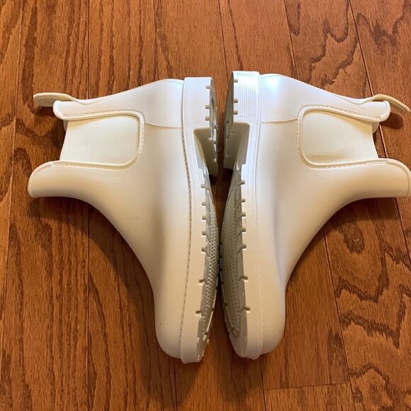 Size 41 (10) white rubber boots with elastic on top of both sides - Picture 3 of 9